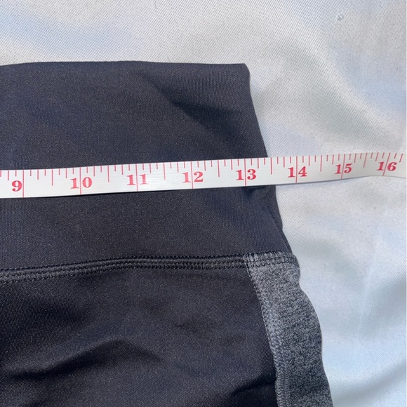 Avia Black Lwggings Grey Stripe On Sides Sheer Stripes on Leg Size Small - Picture 4 of 7